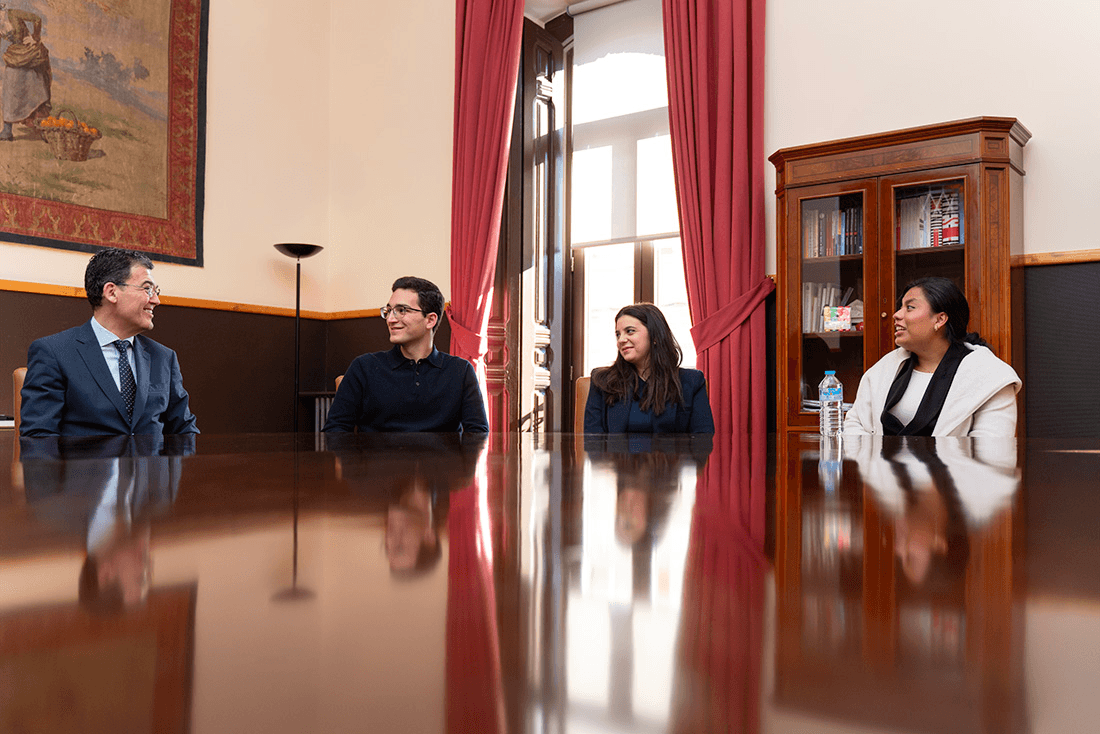 becas ITG Auditores-Alumni