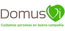 Logo de DomusVi que representa su compromiso con el cuidado de personas en buena compañía.