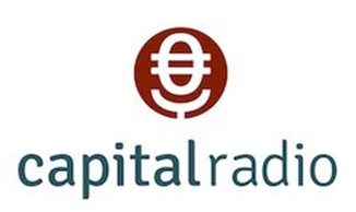 Logo de Capital Radio que combina un micrófono con un símbolo de euro.