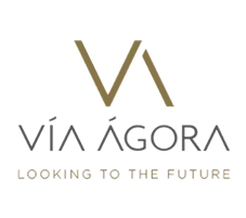 Logotipo de Vía Ágora con un diseño moderno y elegante.
