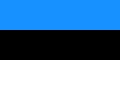La imagen muestra la bandera de Estonia con franjas horizontales de color azul, negro y blanco.