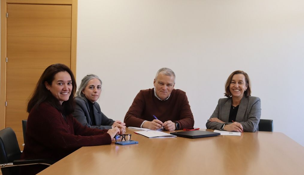 El Instituto Nebrija de Artes y Humanidades y el Colegio Santa María de los Rosales impulsan un proyecto artístico intergeneracional