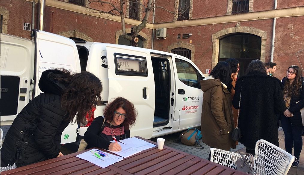 Los participantes en el Aula de Español conocen el Living Lab Nebrija