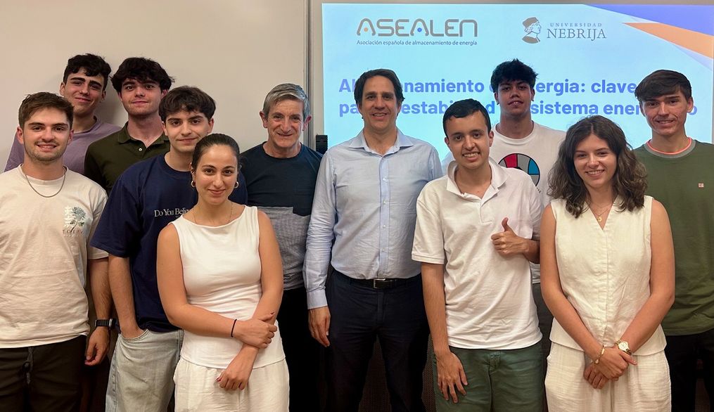 ASEALEN participa en la Semana de Iniciación a la Investigación de Nebrija