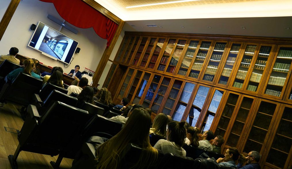 “En torno a la idea del fuego surge la Arquitectura”