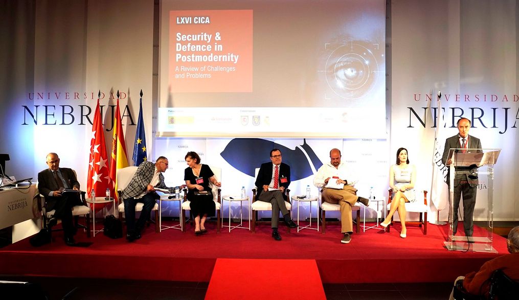 La conferencia CICA se adentra en la “compleja” posmodernidad desde una perspectiva militar y social