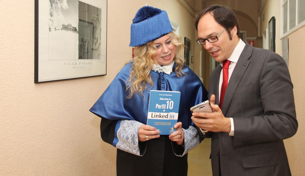 Esmeralda Díaz-Aroca presenta su libro “Cómo tener un perfil 10 en LinkedIn”