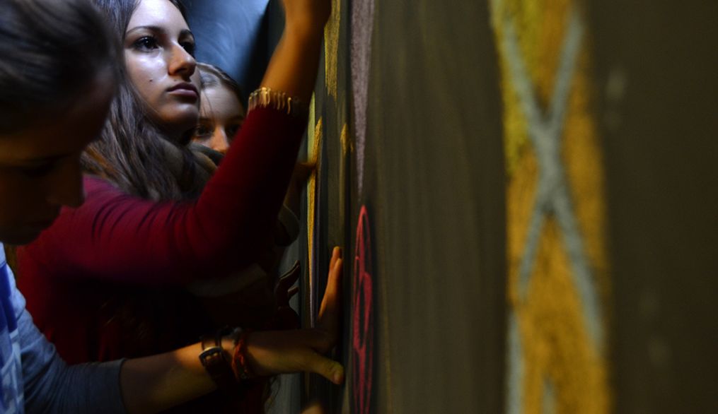 Los estudiantes de Nebrija pintan los murales de Yoga Day 2014