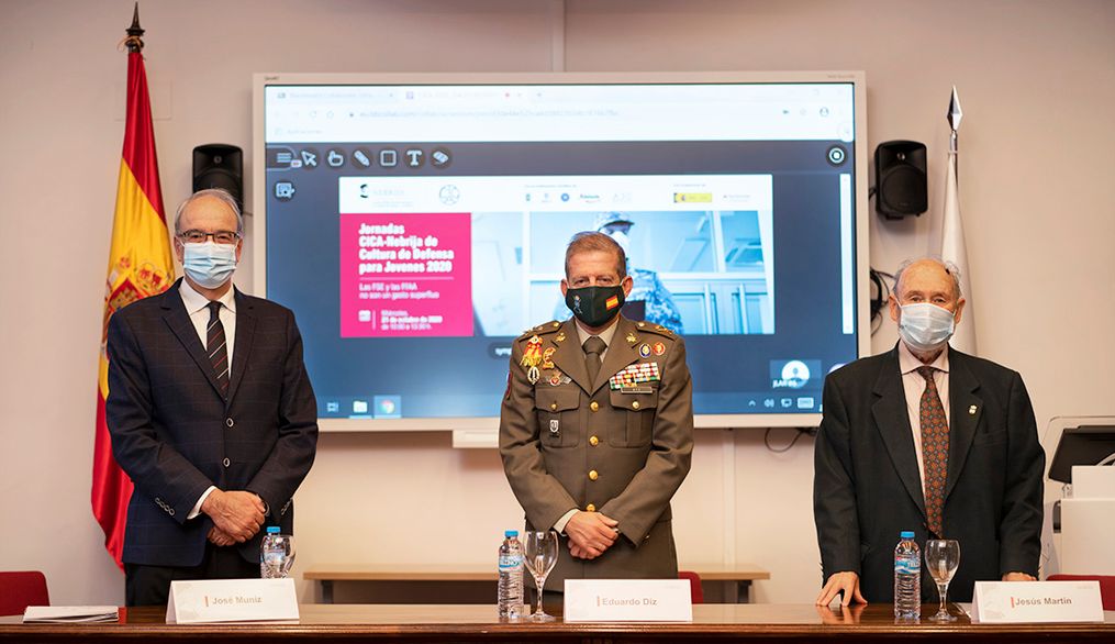"Las fuerzas y cuerpos de seguridad del Estado son un servicio público a la sociedad”