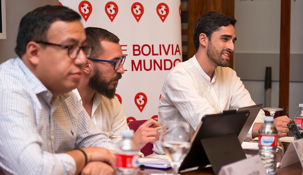 "De Bolivia al mundo" de la mano del Club Alumni