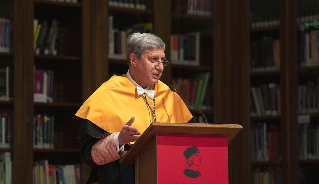 La celebración de Santo Tomás de Aquino pone en alza el valor económico del español