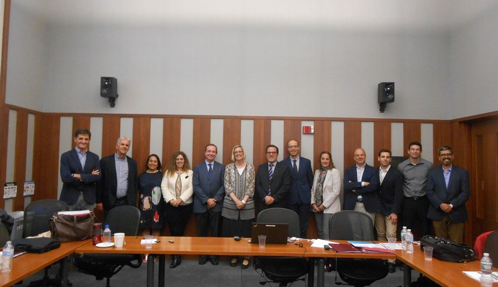 Carlos Espaliú participa en un seminario en la Harvard Law School