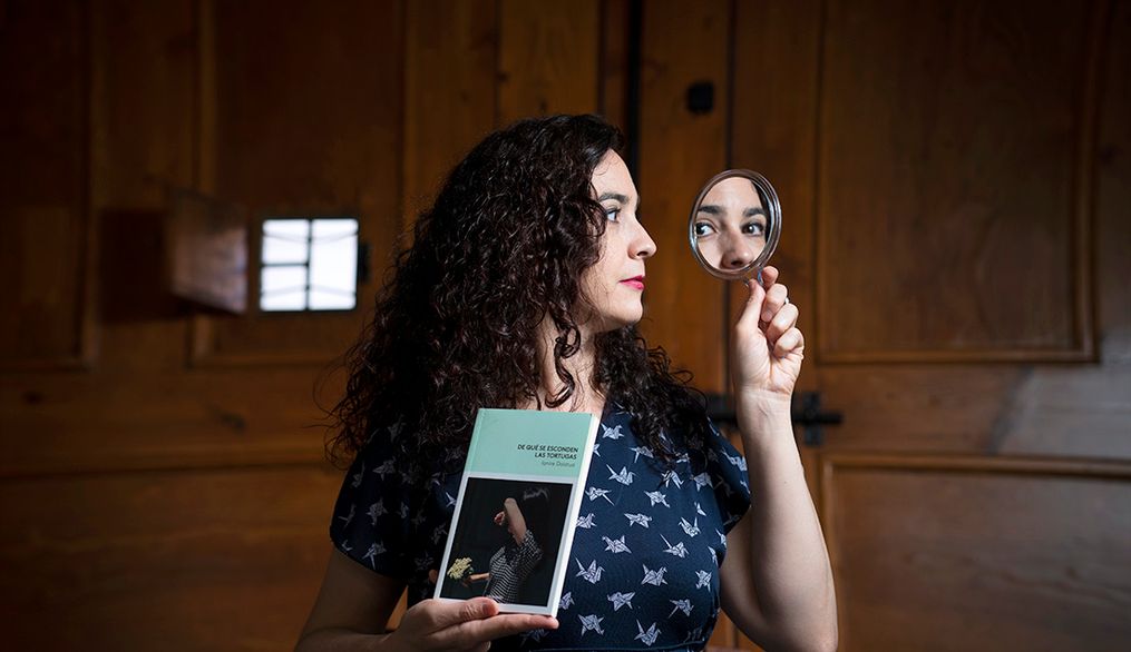“En la escritura hay que perder el miedo a distorsionar la realidad”