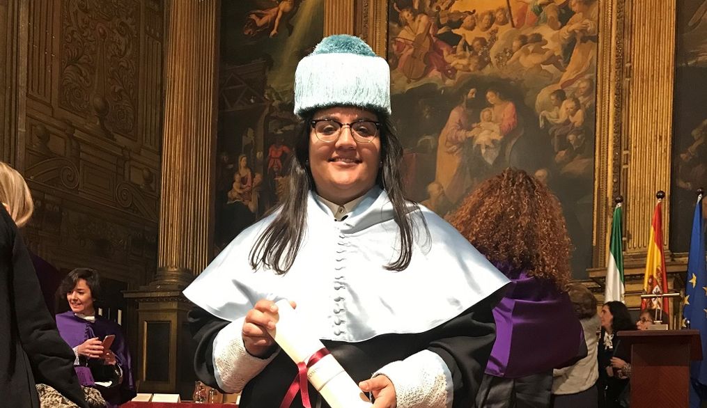 La profesora Macarena Donoso recibe el Premio Extraordinario de Doctorado en la Universidad de Sevilla