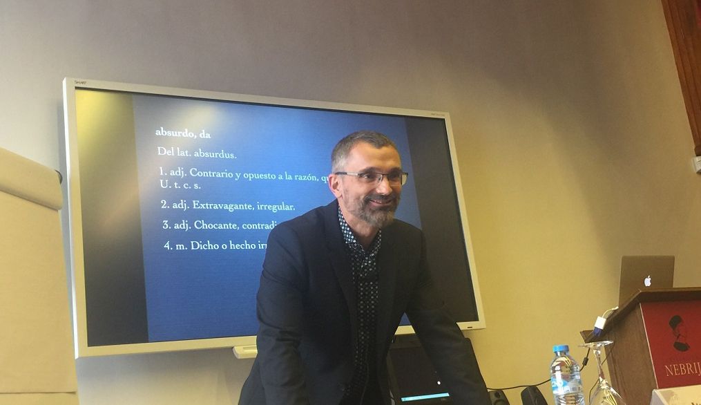 Agustín Garmendia esboza pinceladas y divertimentos para los docentes