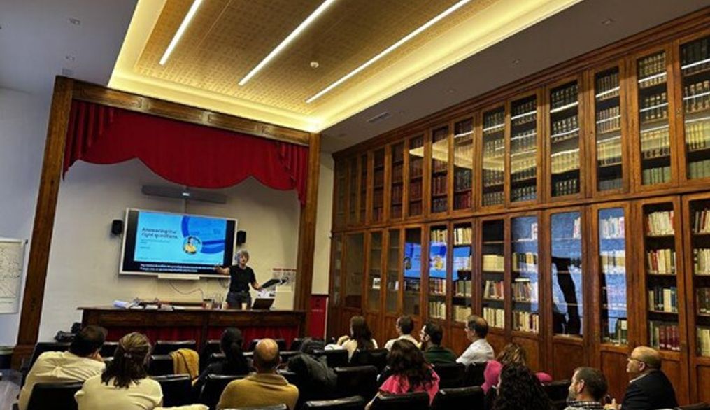 El Vicerrectorado de Educación Digital y Tecnología lidera el encuentro “Responder a las preguntas correctas: alinear la analítica del aprendizaje con la teoría curricular”