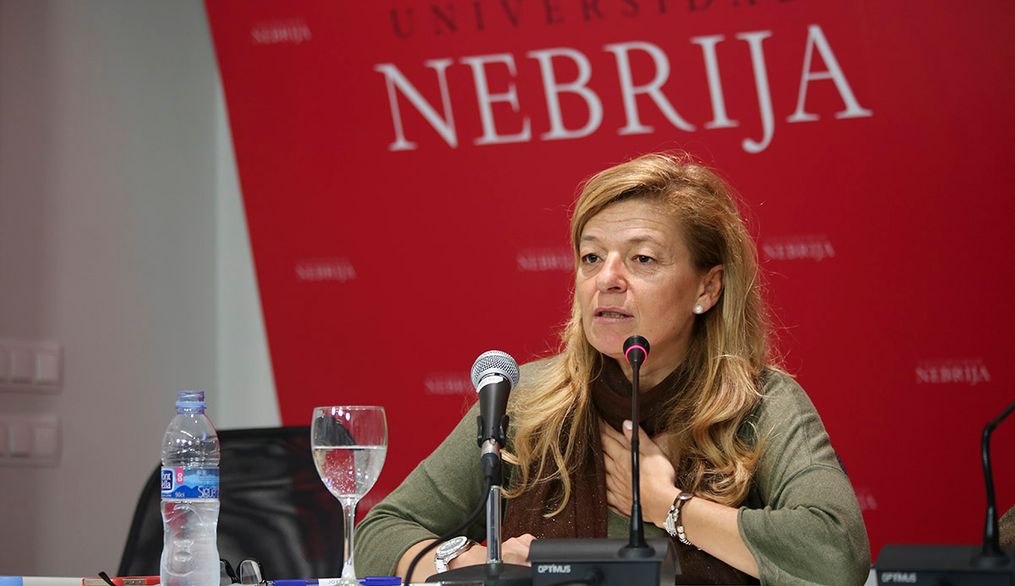 Ana Garrido, ex técnico del Ayuntamiento de Boadilla que destapó la trama Gürtel, charla con alumnos de Periodismo