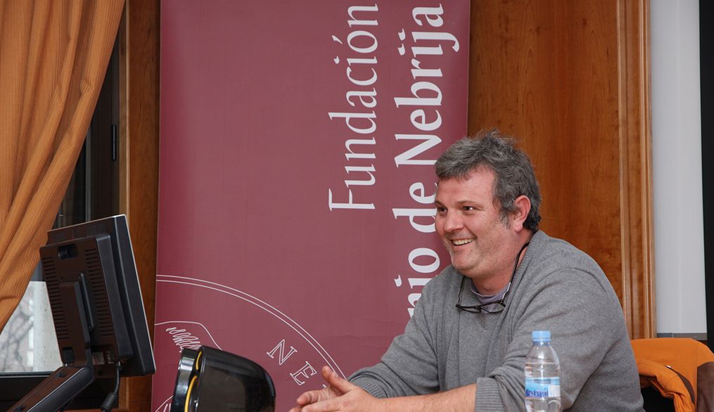 Miguel Turón charla con los alumnos de la Facultad de Ciencias de la Comunicación