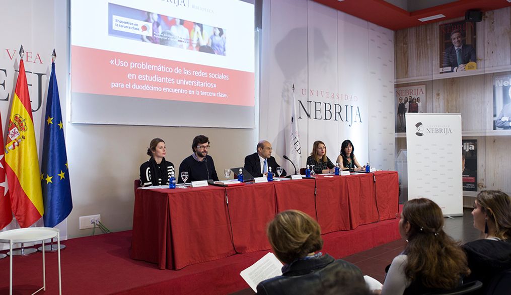 El uso de las redes sociales por los estudiantes universitarios, a debate en Encuentros en la tercera clase