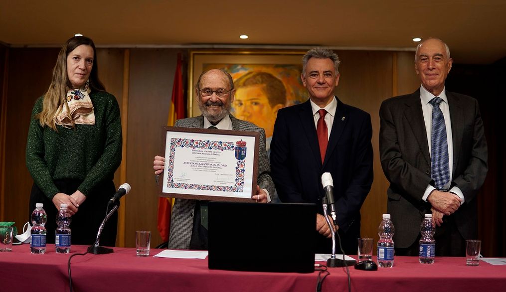 Jesús Martín Ramírez recibe la distinción `Asturiano Adoptivo en Madrid´