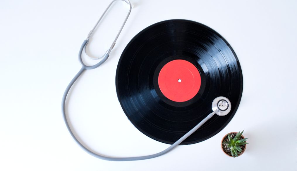 La música puede mejorar el bienestar de pacientes en la UCI y ayudar en su recuperación