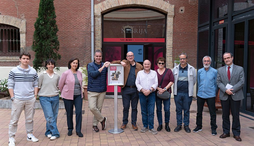 Las matemáticas y sus magos pasean sus publicaciones en un ambiente lúdico