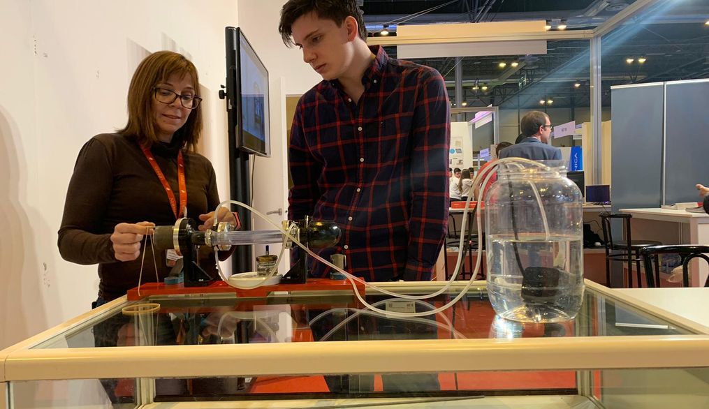 Motores termoacústicos y rastreadores de estrellas: investigación Nebrija que engancha en la feria MxCI