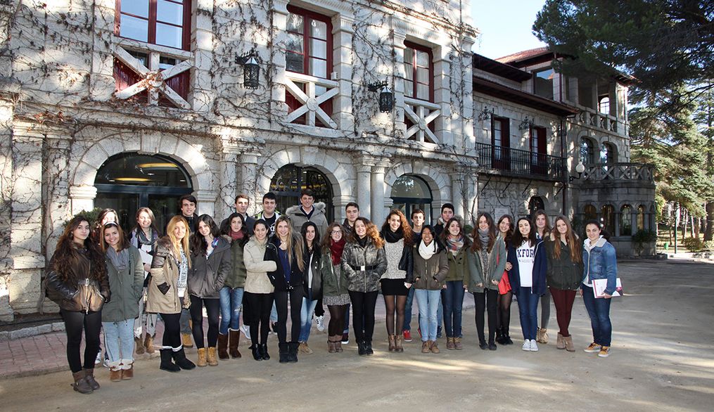 La Universidad Nebrija recibe a 40 alumnos del colegio los Sauces-Torrelodones