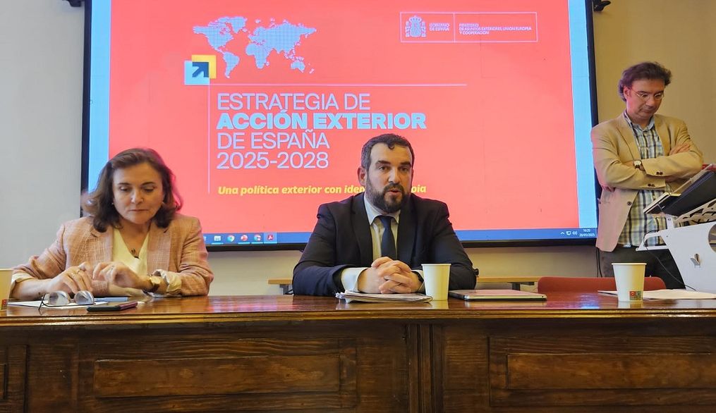 Álvaro Imbernón analiza la planificación estratégica de la política exterior de España