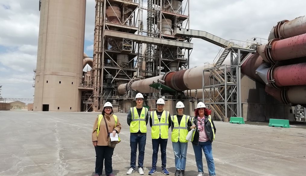 El proceso químico industrial del cemento: visita a la fábrica de El Alto de Cementos Portland Valderrivas