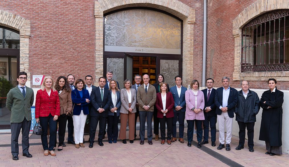 Cuarenta profesionales guían a cuarenta alumnos de Derecho en el programa de mentores