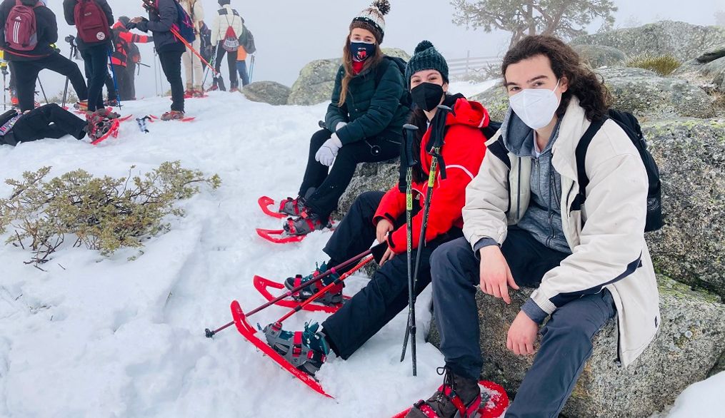El Club de Aventura se pone las raquetas de nieve