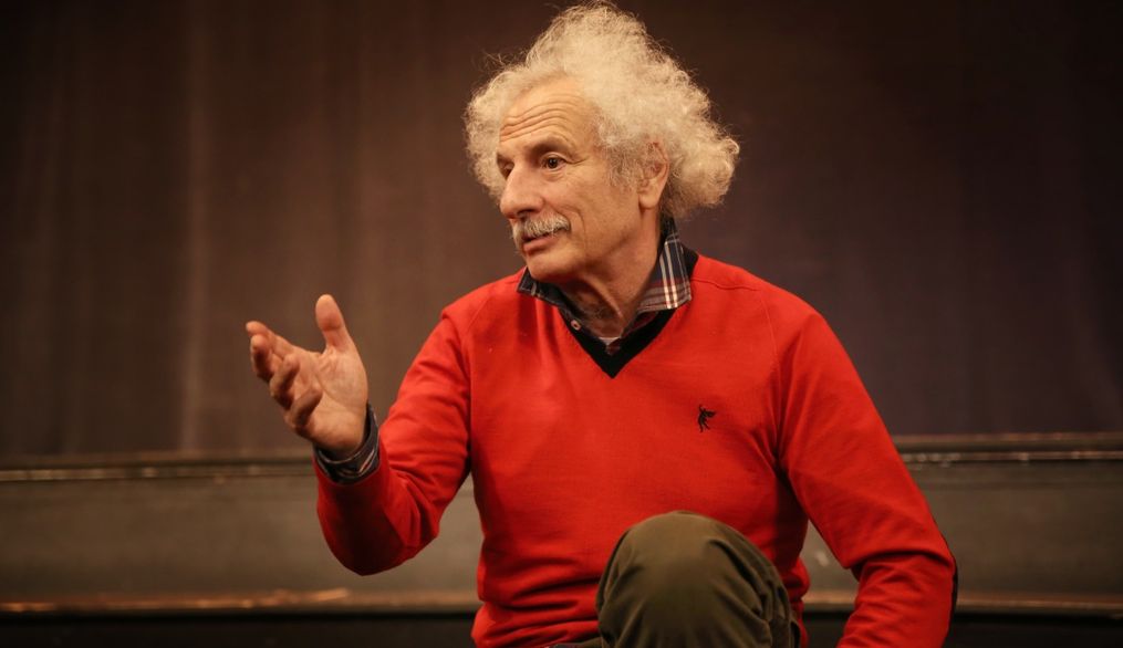 El actor Rafael Álvarez, El Brujo, anima a los alumnos de Artes Escénicas a ser creativos