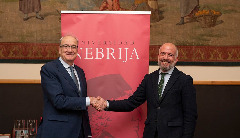 Acuerdo entre la Universidad Nebrija y la Fundación RACE para la formación e investigación en movilidad y seguridad vial