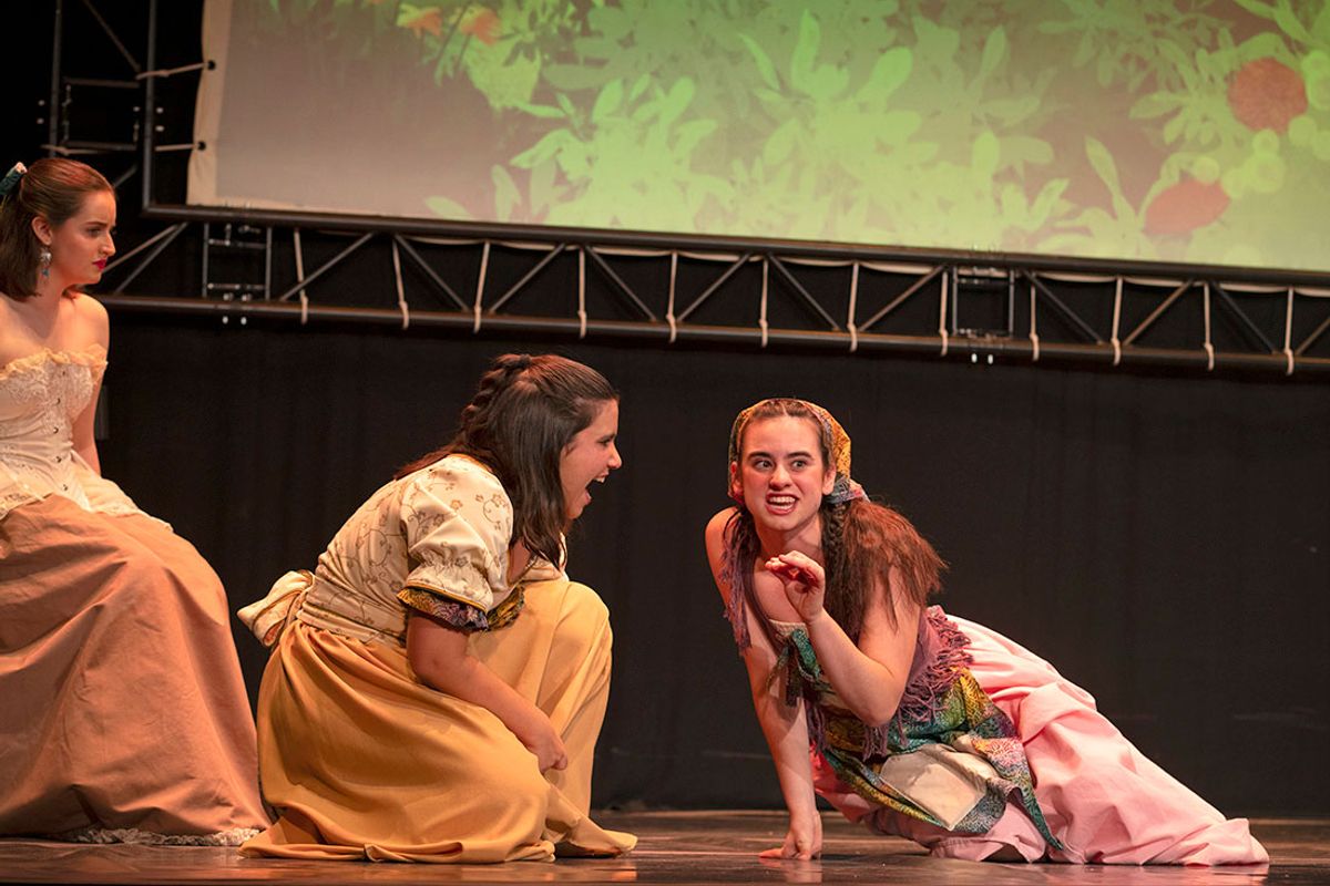 Nebrija Escena "(Des)de los escombros", en el Teatro Fígaro de Madrid