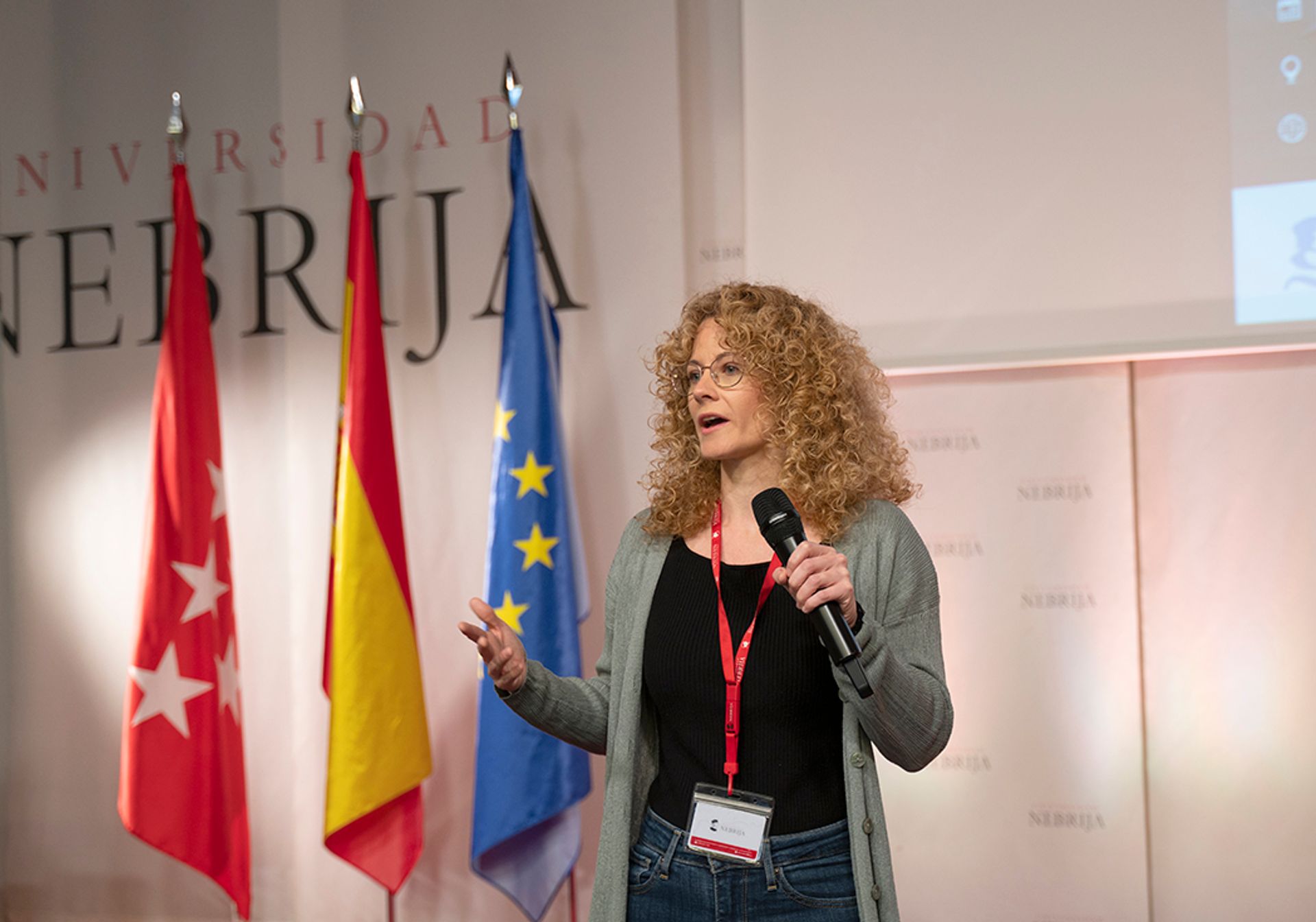 Leticia Quesada gana el Premio de la International Association of Teachers of English as a Foreign Language