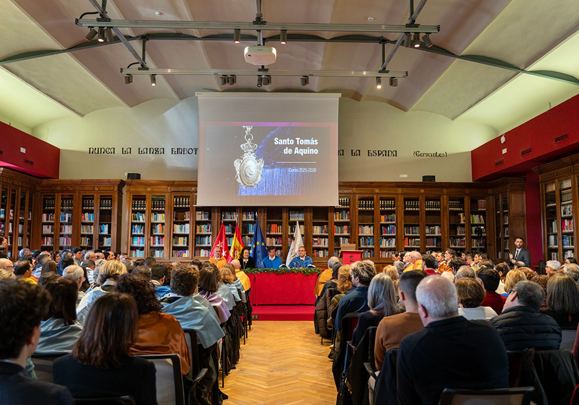 La Universidad Nebrija distingue con honores a miembros de su comunidad en Santo Tomás
