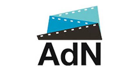 El logo de una organización relacionada con el cine o la producción audiovisual.