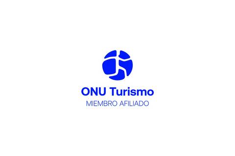 Logotipo de ONU Turismo con el texto 'MIEMBRO AFILIADO'.
