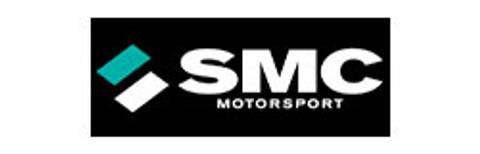 Logotipo de SMC Motorsport en un fondo negro.