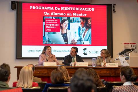 Presentación del Programa de Mentorización 2025 en un evento académico.