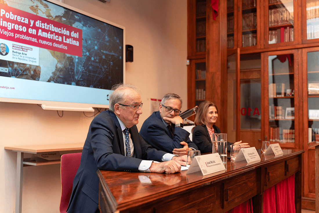 charla-en-la-Universidad-Nebrija-acerca-de-la-Pobreza-y-distribucion-del-ingreso-en-America-Latina