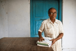 Manichettan, artesano de Kerala. Forma parte de una cooperativa de tejido de textiles. 