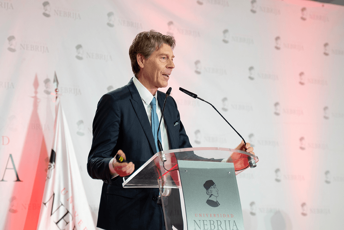 Manuel Pérez Sierra. Nebrija