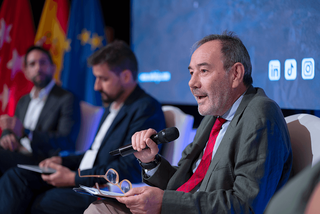 Santiago Yerga. Nómadas digitales.