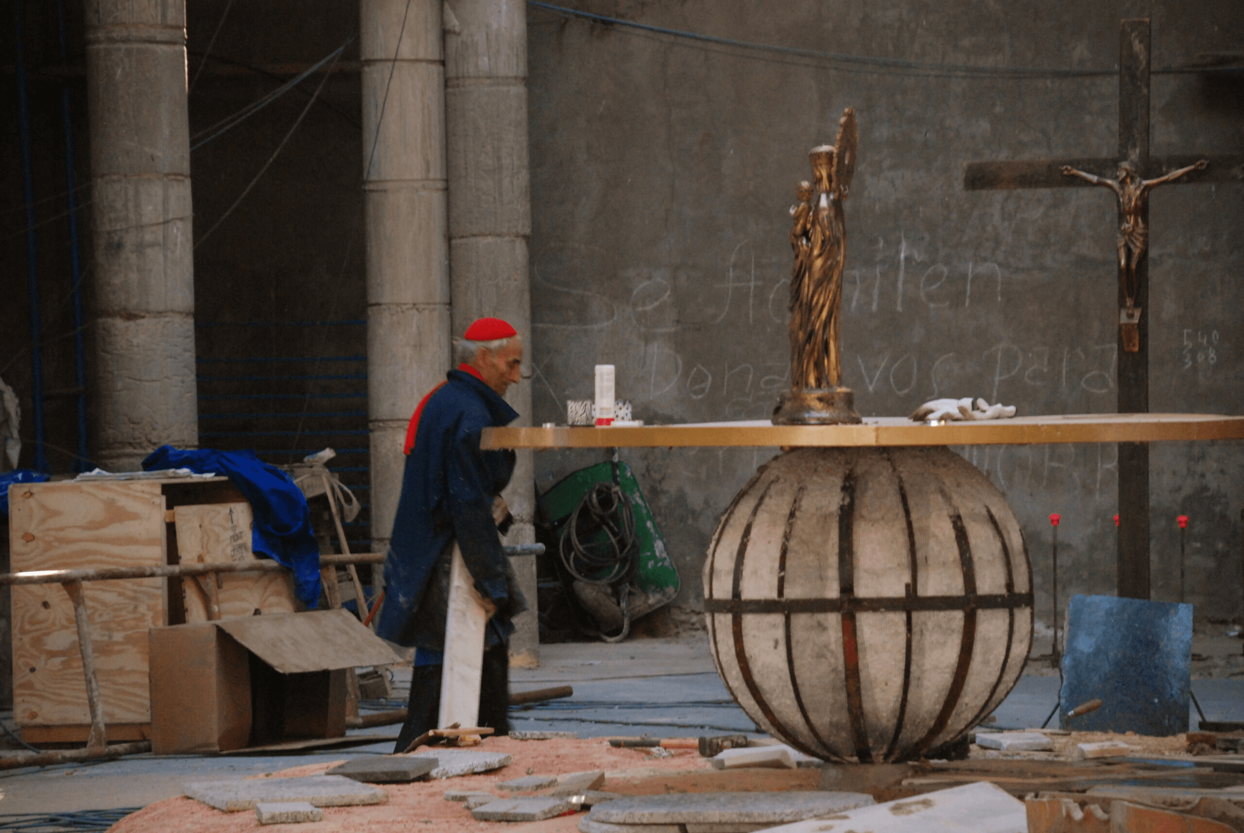 justo-gallego-trabajando-scaled