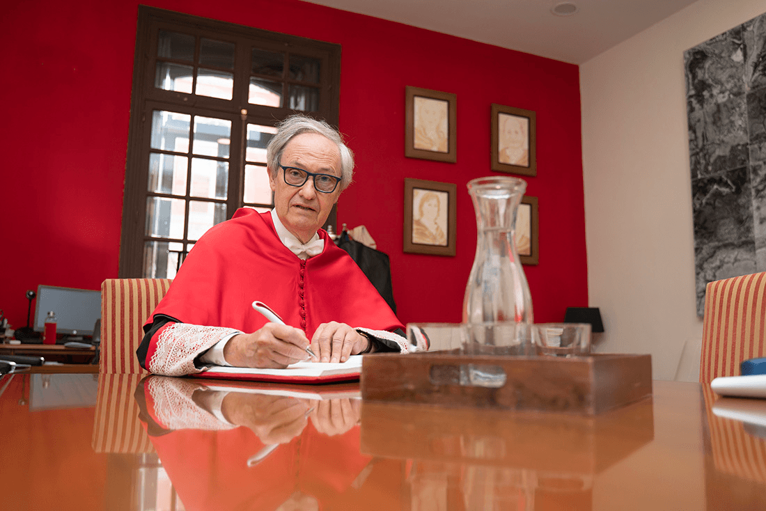 Manuel Atienza, en los momentos previos a su discurso.