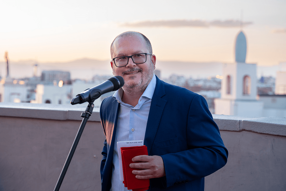 Alberto Olivas
