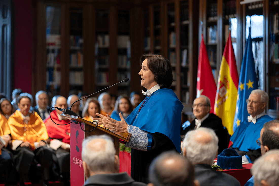 Pilar Vélez. Nebrija