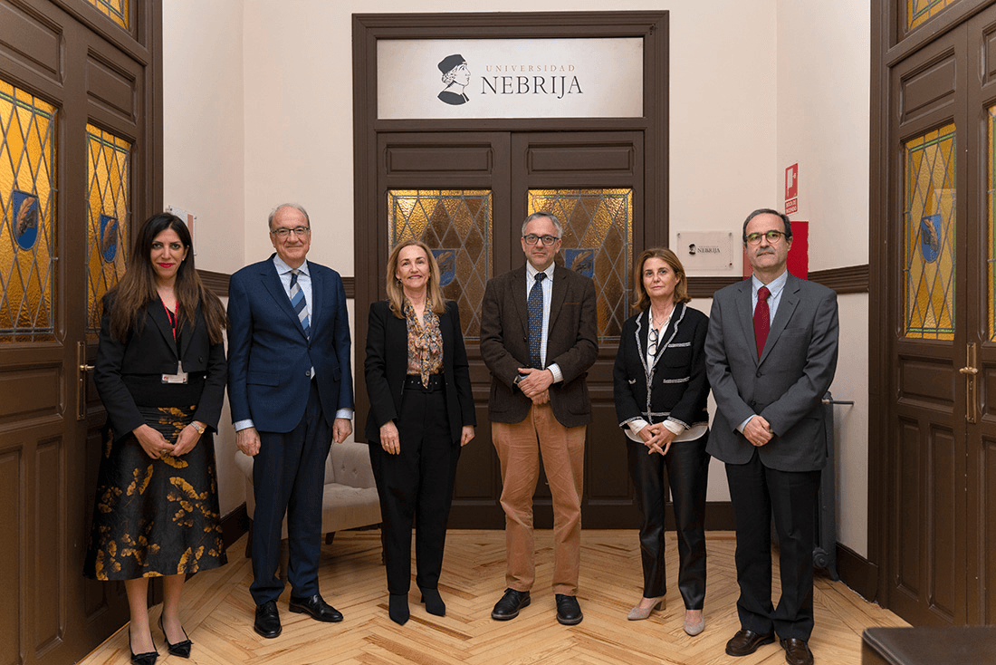 Visita-embajadora-de-Uruguay